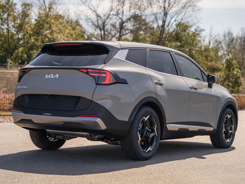 New 2026 Kia Sportage EX FWD image 7