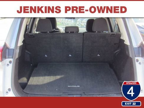 Used 2024 Nissan Rogue SV AWD/4WD image 6