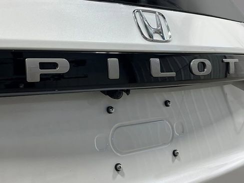 New 2026 Honda Pilot Touring image 7