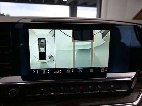 Used 2024 Chevrolet Silverado 1500 LT Trail Boss w/ LT Trail Boss Premium Package image 21