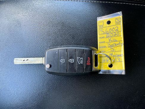 Used 2020 Kia Sorento FWD V6 image 37