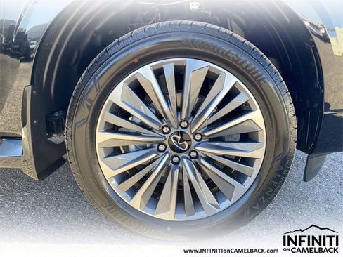 New 2026 INFINITI QX80 Luxe image 9