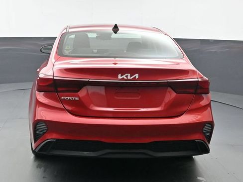 Used 2022 Kia Forte LXS w/ LXS Technology Package FWD image 4