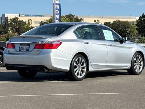 Used 2015 Honda Accord Sport image 4