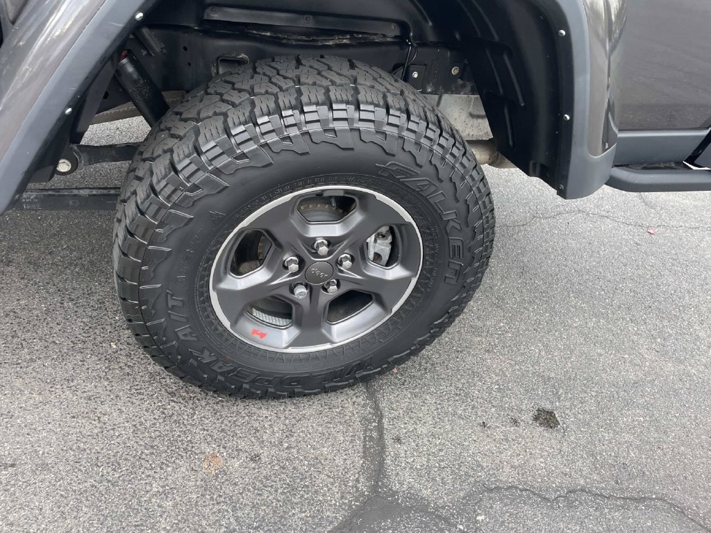 Used 2023 Jeep Gladiator Rubicon w/ Cold Weather Group AWD/4WD image 11