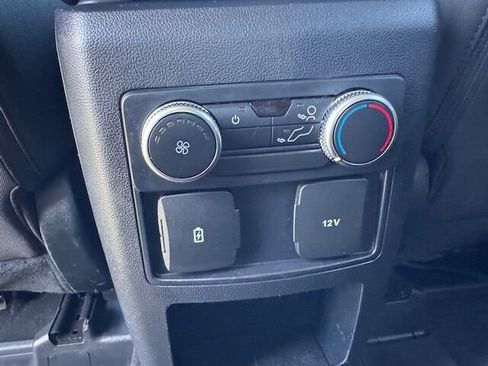 Used 2021 Ford Explorer XLT image 16