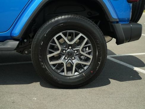 New 2026 Jeep Wrangler Unlimited Sahara AWD/4WD image 42