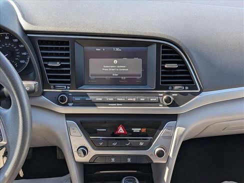 Used 2017 Hyundai Elantra SE image 15