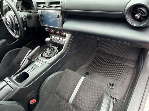 Used 2022 Toyota GR86 Premium RWD image 32