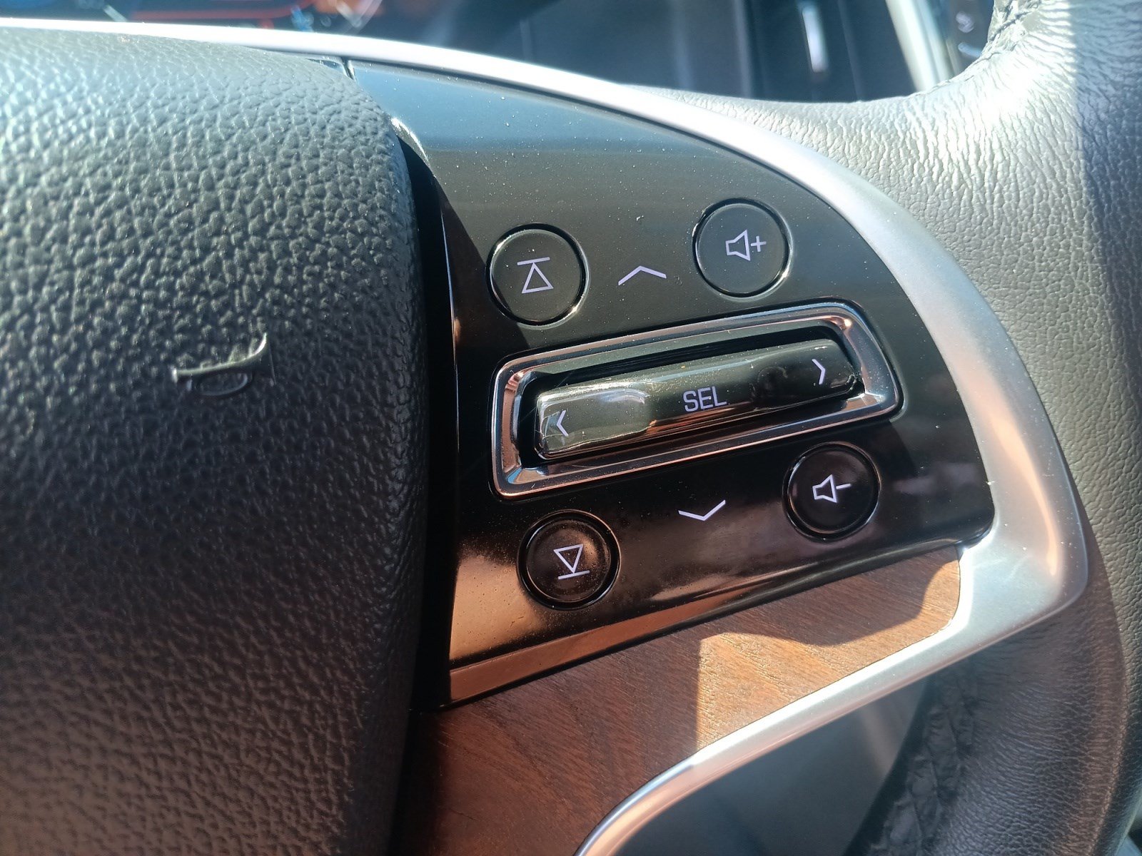 Used 2019 Cadillac Escalade Premium Luxury AWD/4WD image 20