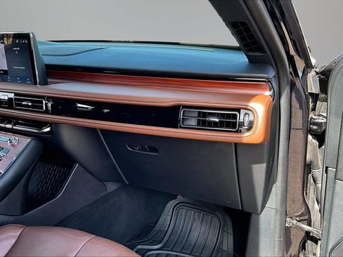 Used 2024 Lincoln Aviator Reserve w/ Equipment Group 201A image 25