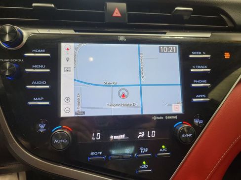Used 2018 Toyota Camry XSE w/ Driver Assist Package FWD image 37