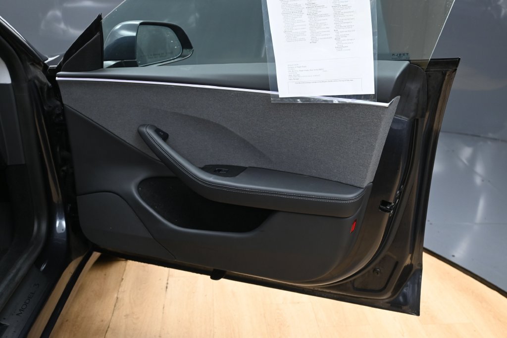 Used 2024 Tesla Model 3 Standard Range RWD image 29