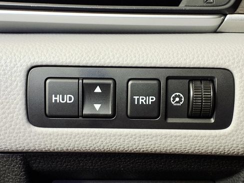 Used 2018 Honda Accord Touring image 18