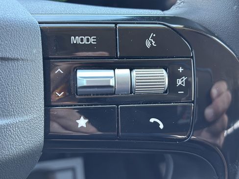 Certified 2026 Kia Sorento LX FWD image 34