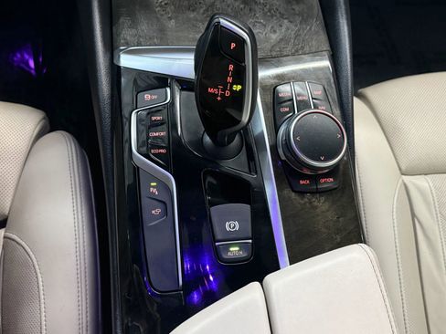 Used 2018 BMW 530i w/ Luxury Seating Package image 33