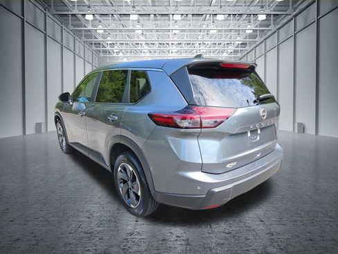 Certified 2025 Nissan Rogue SV FWD image 6