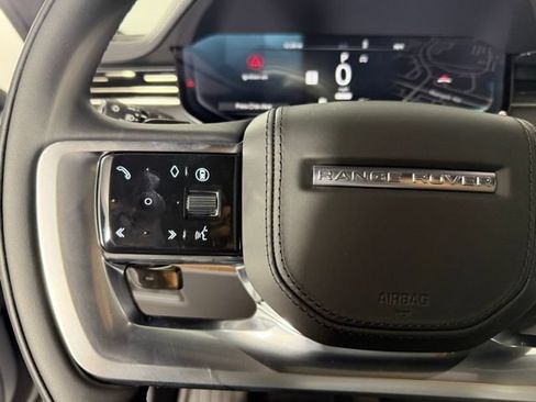 Used 2025 Land Rover Range Rover SE AWD/4WD image 17