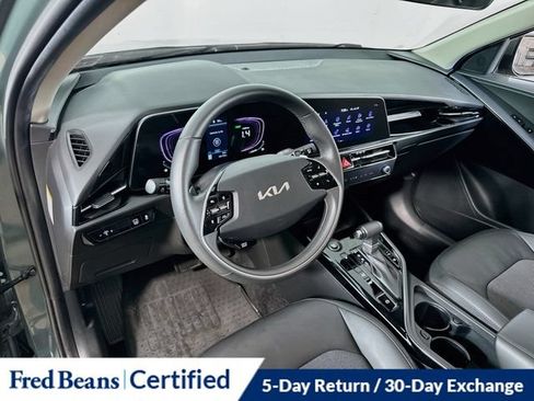 Used 2023 Kia Niro EX FWD image 18