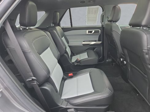 Used 2023 Ford Explorer XLT w/ Equipment Group 202A AWD/4WD image 24