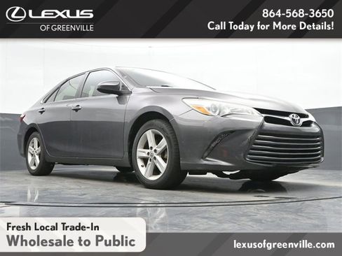Used 2015 Toyota Camry LE image 10