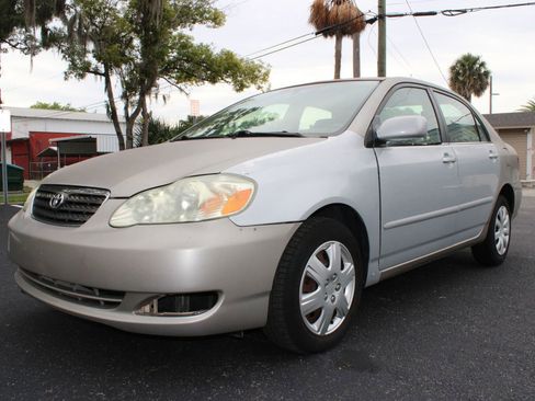 Used 2005 Toyota Corolla CE FWD image 2