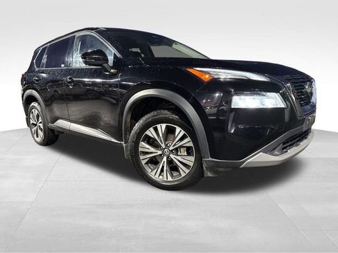 Used 2021 Nissan Rogue SV image 1