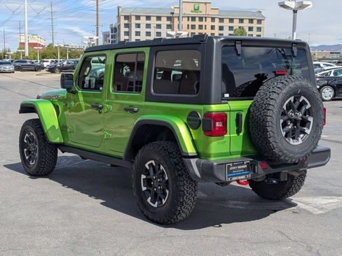 Used 2025 Jeep Wrangler Unlimited Rubicon w/ Convenience Group AWD/4WD image 4