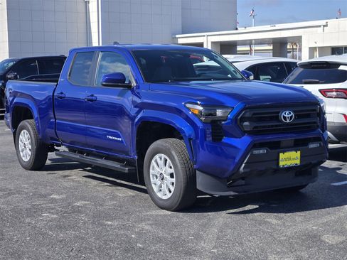 Used 2024 Toyota Tacoma SR5 image 3