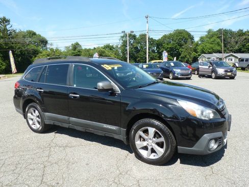 Used 2013 Subaru Outback 2.5i Limited AWD/4WD image 3
