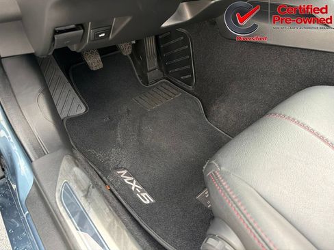Used 2017 MAZDA MX-5 Miata RF Grand Touring RWD image 35
