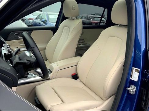Used 2025 Mercedes-Benz GLA 250 4MATIC image 11
