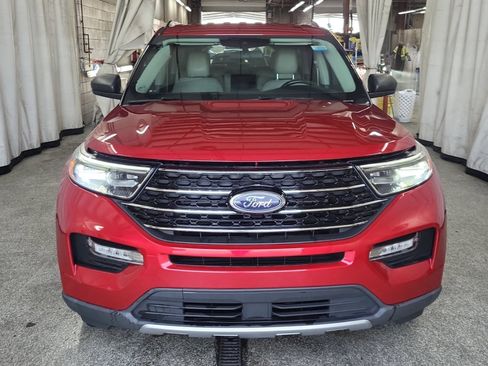 Used 2020 Ford Explorer XLT w/ Equipment Group 202A image 4