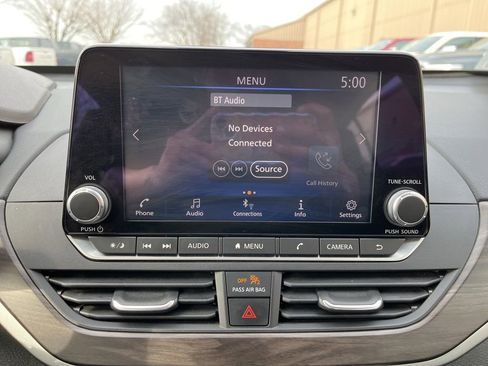 Used 2024 Nissan Altima 2.5 SV image 31