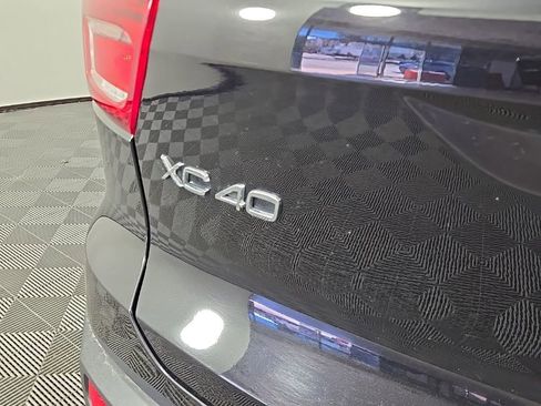 Certified 2024 Volvo XC40 B5 Core image 7