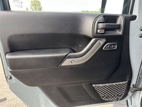 Used 2015 Jeep Wrangler Unlimited Sport w/ Quick Order Package 24S AWD/4WD image 12