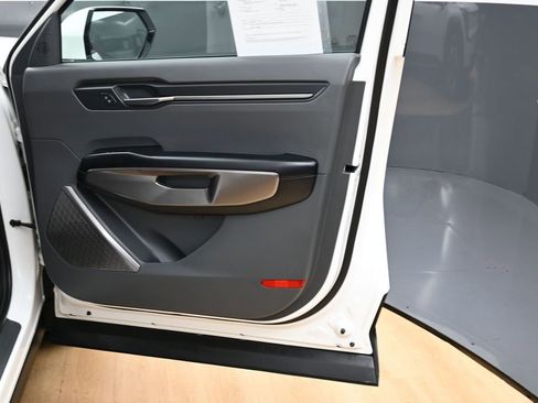 Used 2024 Kia EV9 Light RWD image 38