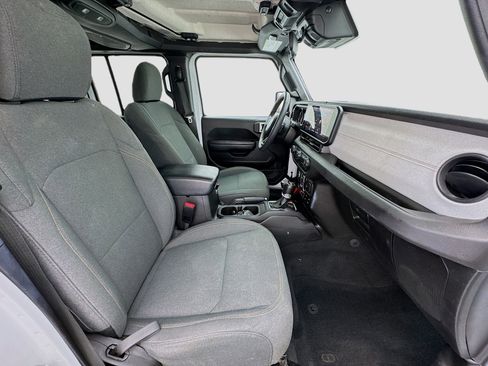Used 2024 Jeep Wrangler Unlimited Sport AWD/4WD image 19