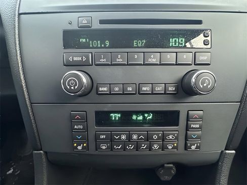 Used 2009 Buick LaCrosse CXL image 25