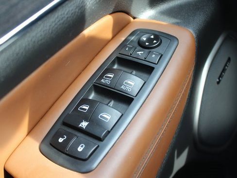 Used 2020 Jeep Grand Cherokee Overland image 19