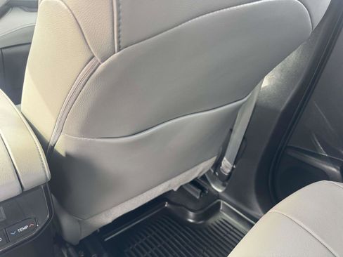 Used 2022 Toyota Highlander XLE image 21