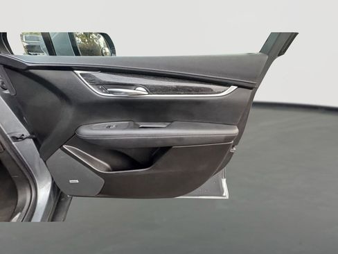 Used 2021 Cadillac XT5 Premium Luxury image 9