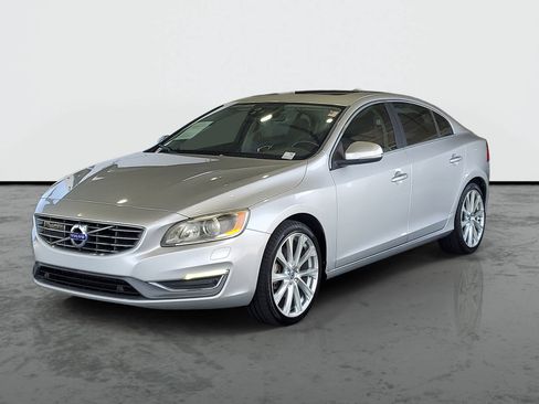Used 2017 Volvo S60 T5 Inscription Platinum FWD image 4