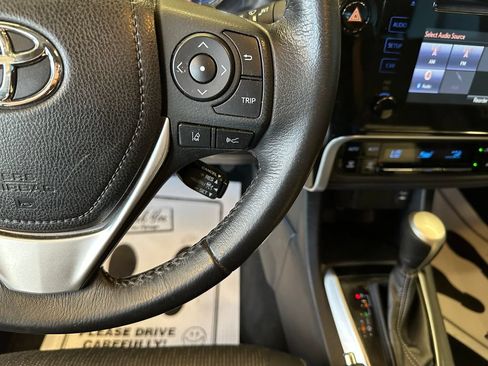 Used 2018 Toyota Corolla SE FWD image 12