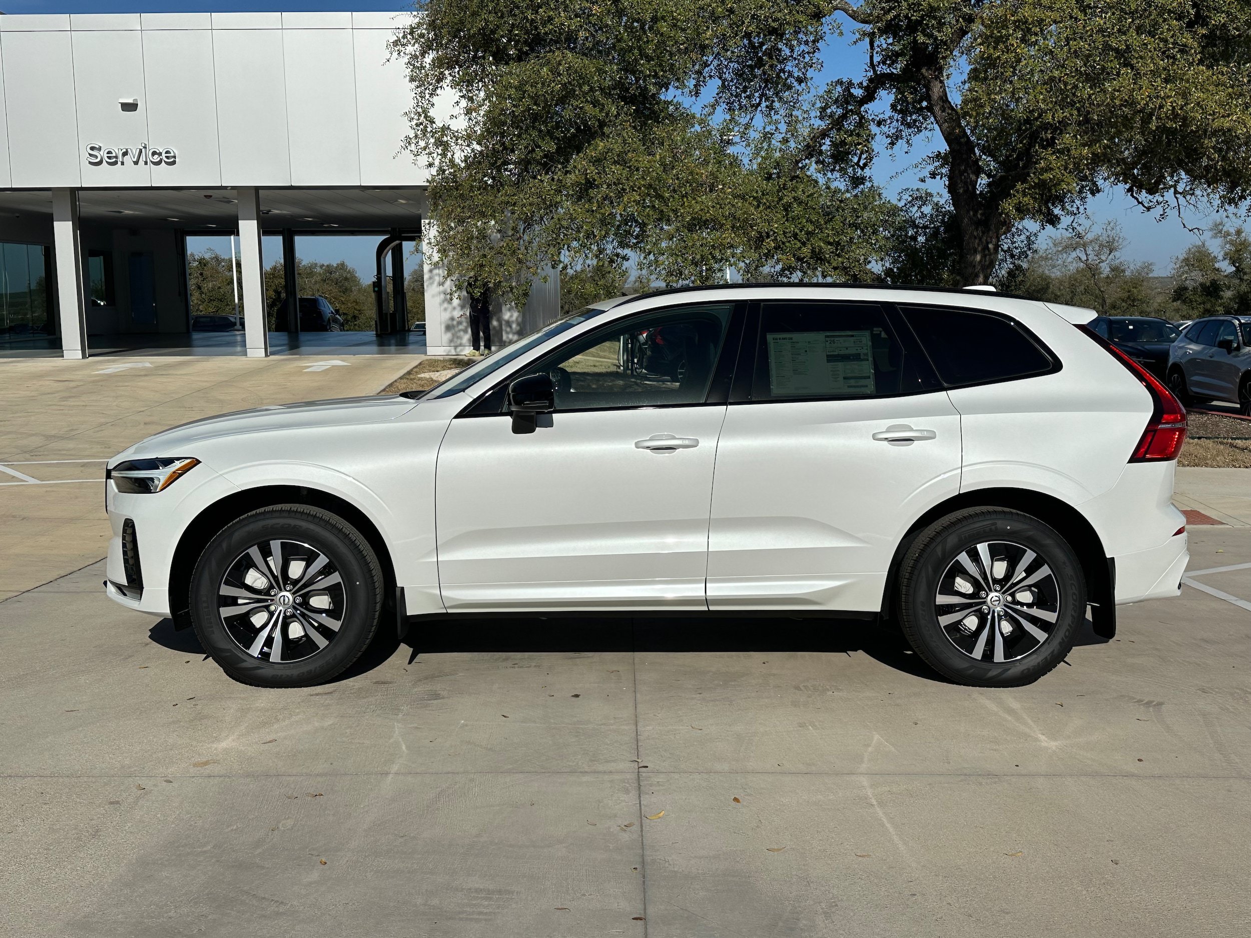 Used 2025 Volvo XC60 B5 Core w/ Protection Package Premier AWD/4WD image 3