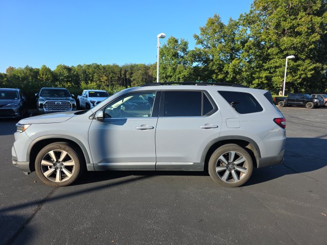 Used 2024 Honda Pilot Touring image 7