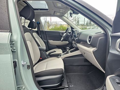 Used 2026 Hyundai Venue SEL FWD image 10