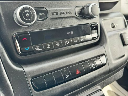 Used 2025 RAM ProMaster 2500 w/ Convenience Group FWD image 20