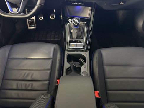 Used 2023 Volkswagen Golf R 2.0T image 17