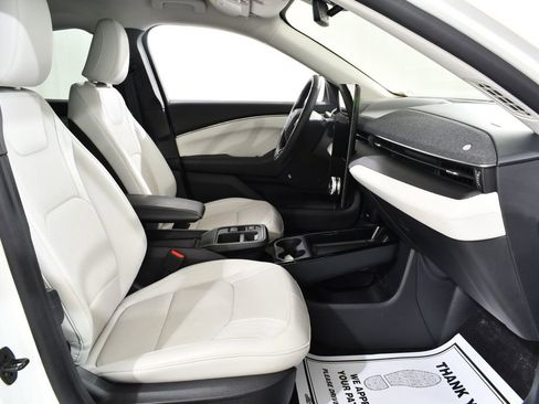 Used 2025 Ford Mustang Mach-E Premium image 10